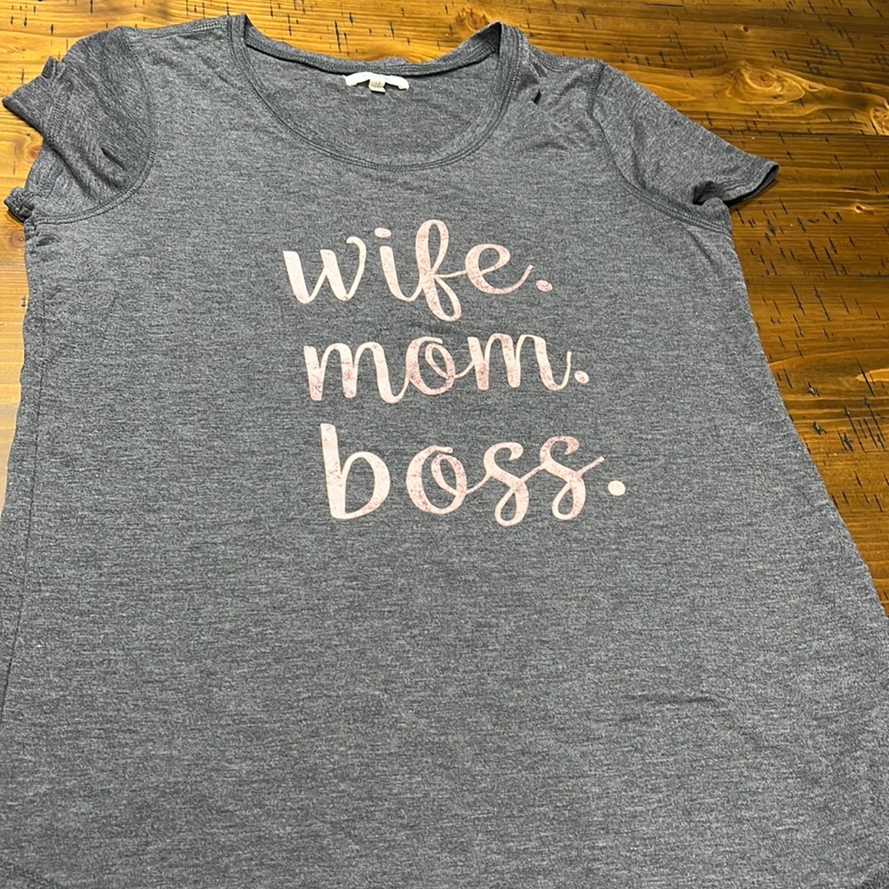 Maurice’s size medium shirt
